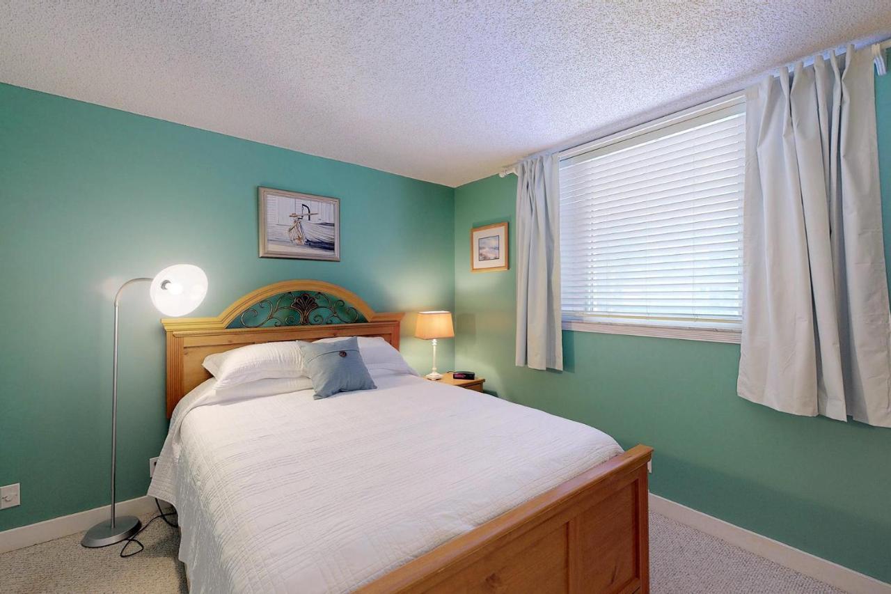 North Breakers - Unit 202, Wood Ave * East End